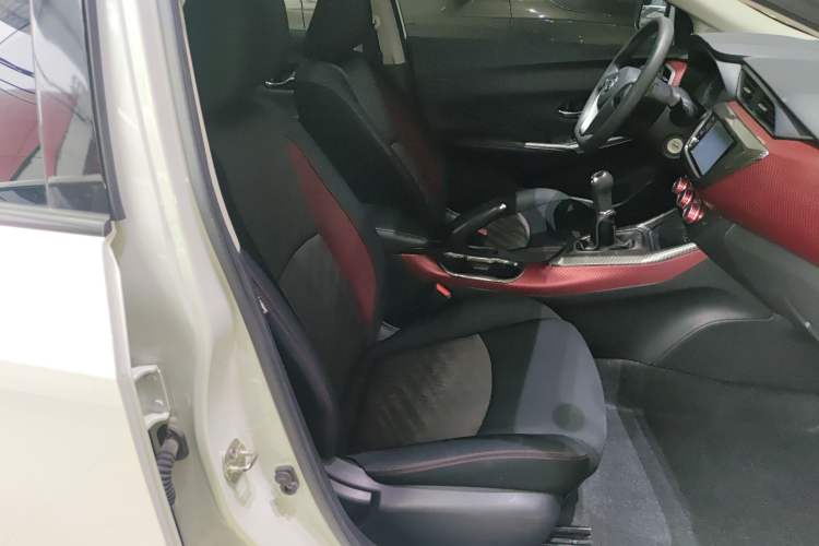 Used Nissan Lannia 2016 1.6L Manual Cool Edition Right Front Seat