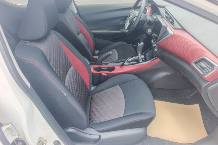Used Nissan Lannia 2016 1.6L CVT Cool Edition Right Front Seat