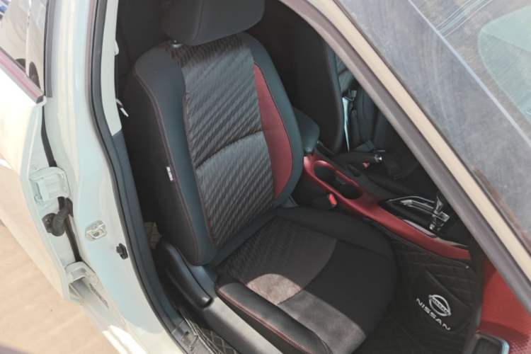 Used Nissan Lannia 2016 1.6L CVT Smart Cool Edition Right Front Seat