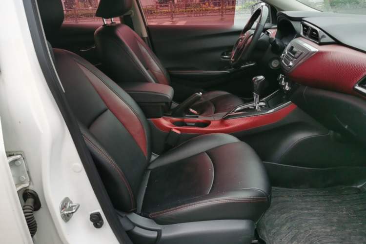 Used Nissan Lannia 2016 1.6L CVT Cool Edition Right Front Seat