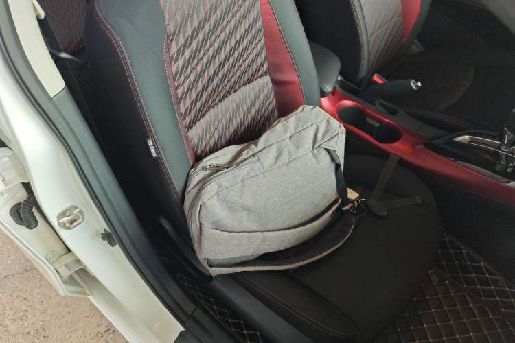 Used Nissan Lannia 2016 1.6L CVT Smart Cool Edition Right Front Seat
