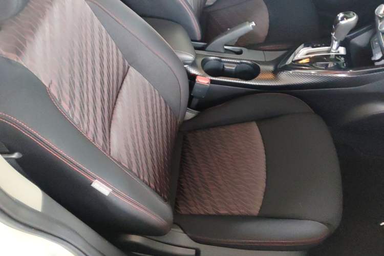Used Nissan Lannia 2016 1.6L CVT Cool Edition Right Front Seat