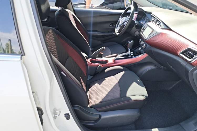 Used Nissan Lannia 2016 1.6L CVT Smart Cool Edition Right Front Seat