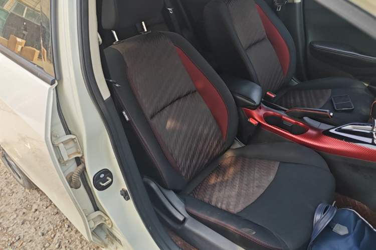 Used Nissan Lannia 2016 1.6L CVT Smart Cool Edition Right Front Seat