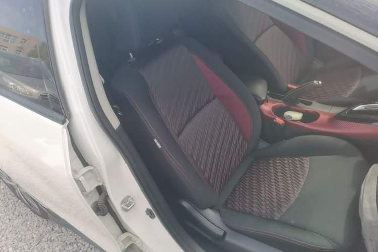 Used Nissan Lannia 2016 1.6L CVT Cool Edition Right Front Seat