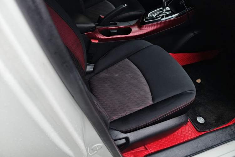 Used Nissan Lannia 2016 1.6L CVT Cool Edition Right Front Seat