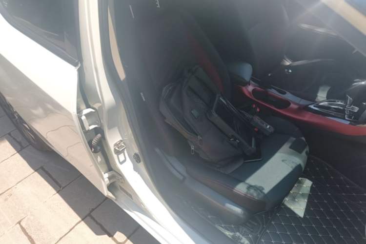 Used Nissan Lannia 2016 1.6L CVT Smart Cool Edition Right Front Seat