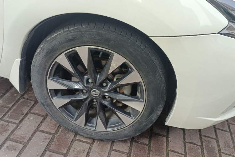 Used Nissan Lannia 2016 1.6L CVT Smart Cool Edition Right Front Wheel Hub