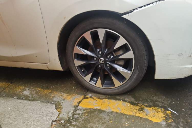 Used Nissan Lannia 2016 1.6L CVT Smart Cool Edition Right Front Wheel Hub