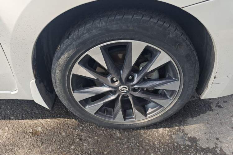 Used Nissan Lannia 2016 1.6L CVT Smart Cool Edition Right Front Wheel Hub