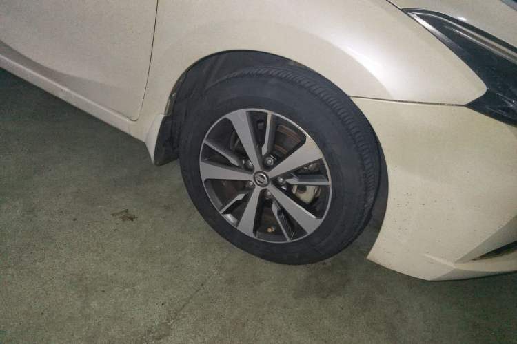 Used Nissan Lannia 2016 1.6L CVT Cool Edition Right Front Wheel Hub