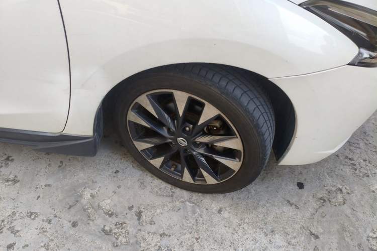 Used Nissan Lannia 2016 1.6L CVT Smart Cool Edition Right Front Wheel Hub