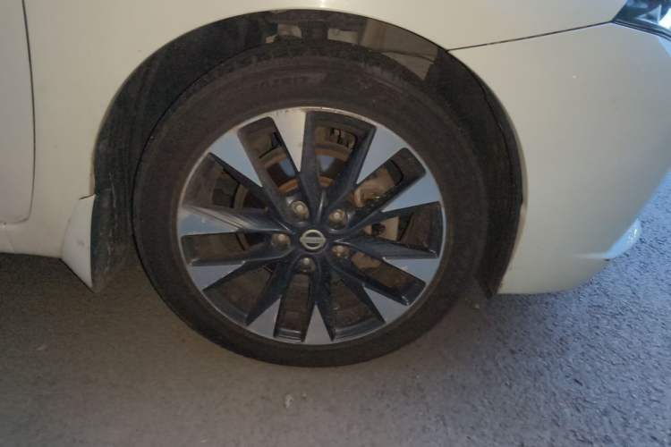 Used Nissan Lannia 2016 1.6L CVT Smart Cool Edition Right Front Wheel Hub