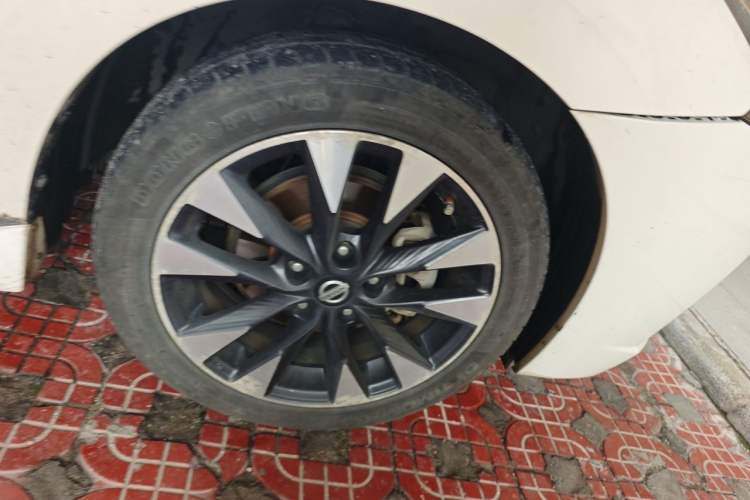 Used Nissan Lannia 2016 1.6L CVT Smart Cool Edition Right Front Wheel Hub