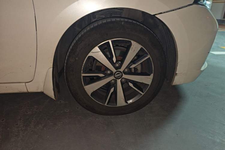 Used Nissan Lannia 2016 1.6L CVT Cool Edition Right Front Wheel Hub