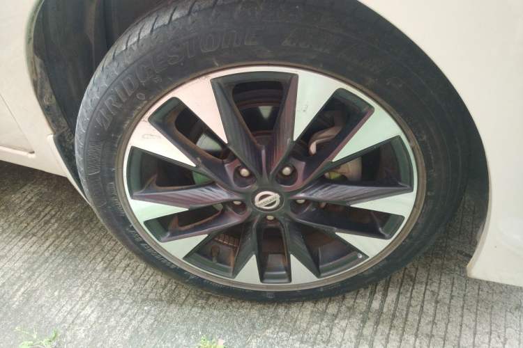 Used Nissan Lannia 2016 1.6L CVT Smart Cool Edition Right Front Wheel Hub