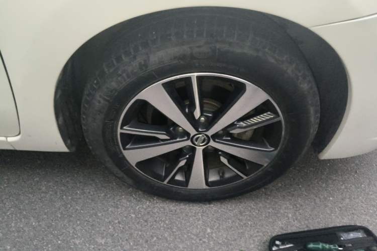 Used Nissan Lannia 2016 1.6L CVT Cool Edition Right Front Wheel Hub