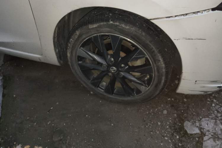 Used Nissan Lannia 2016 1.6L CVT Smart Cool Edition Right Front Wheel Hub