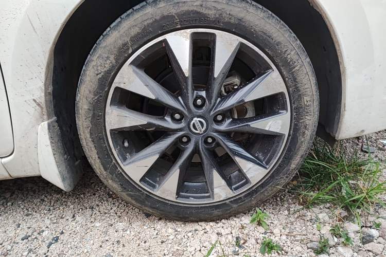 Used Nissan Lannia 2016 1.6L CVT Smart Cool Edition Right Front Wheel Hub