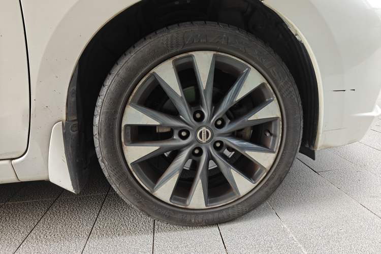 Used Nissan Lannia 2016 1.6L CVT Smart Cool Edition Right Front Wheel Hub