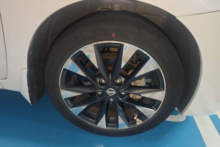 Used Nissan Lannia 2016 1.6L CVT Smart Cool Edition Right Front Wheel Hub