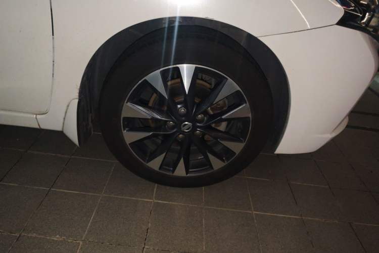Used Nissan Lannia 2016 1.6L CVT Smart Cool Edition Right Front Wheel Hub