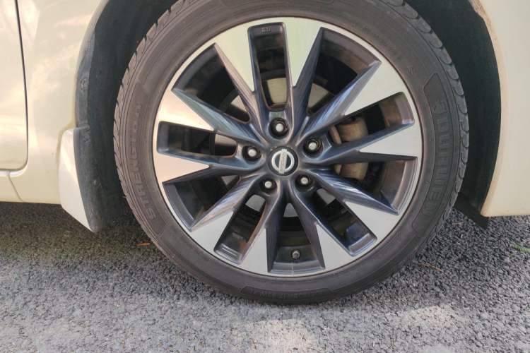 Used Nissan Lannia 2016 1.6L CVT Smart Cool Edition Right Front Wheel Hub