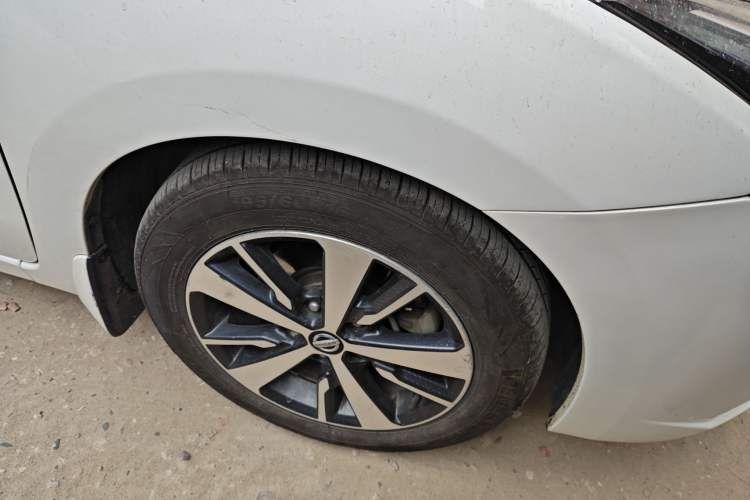 Used Nissan Lannia 2016 1.6L Manual Cool Edition Right Front Wheel Hub