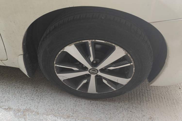 Used Nissan Lannia 2016 1.6L CVT Cool Edition Right Front Wheel Hub