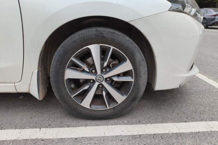 Used Nissan Lannia 2016 1.6L CVT Cool Edition Right Front Wheel Hub