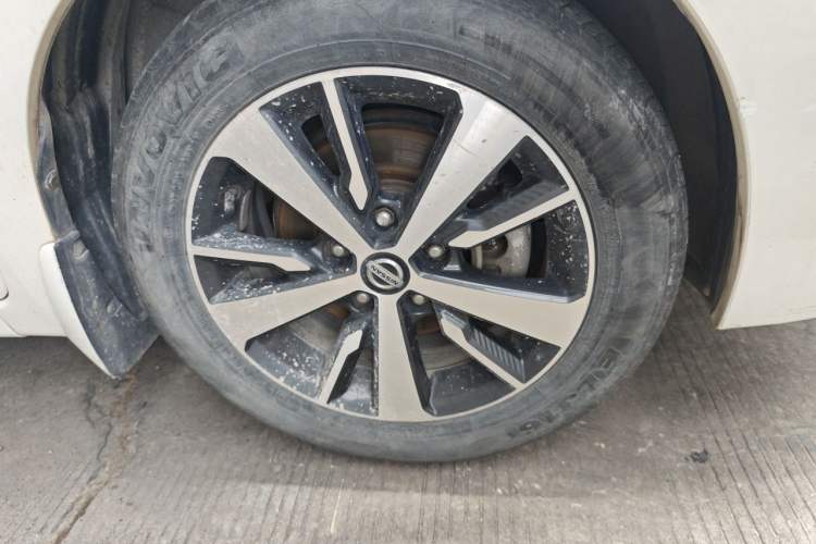 Used Nissan Lannia 2016 1.6L CVT Cool Edition Right Front Wheel Hub