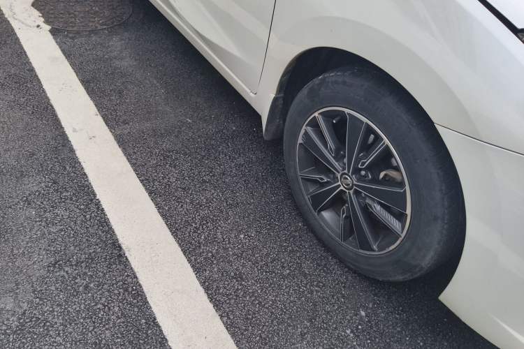 Used Nissan Lannia 2016 1.6L CVT Cool Edition Right Front Wheel Hub