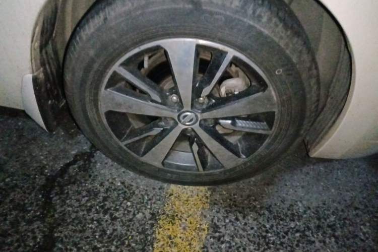 Used Nissan Lannia 2016 1.6L Manual Cool Edition Right Front Wheel Hub