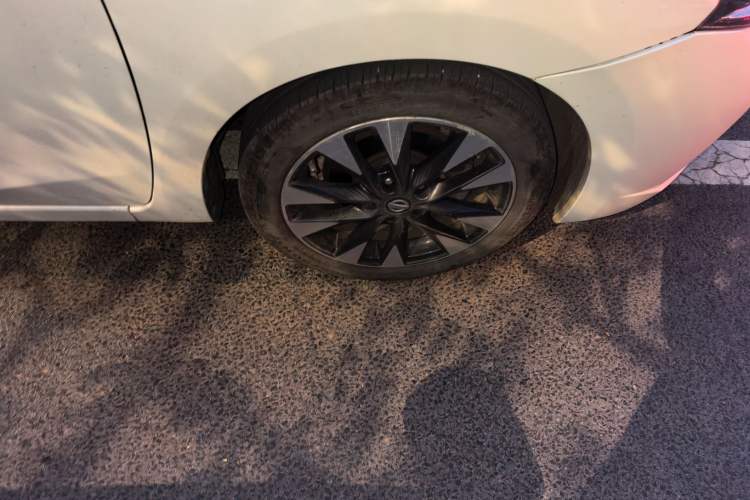 Used Nissan Lannia 2016 1.6L CVT Smart Cool Edition Right Front Wheel Hub