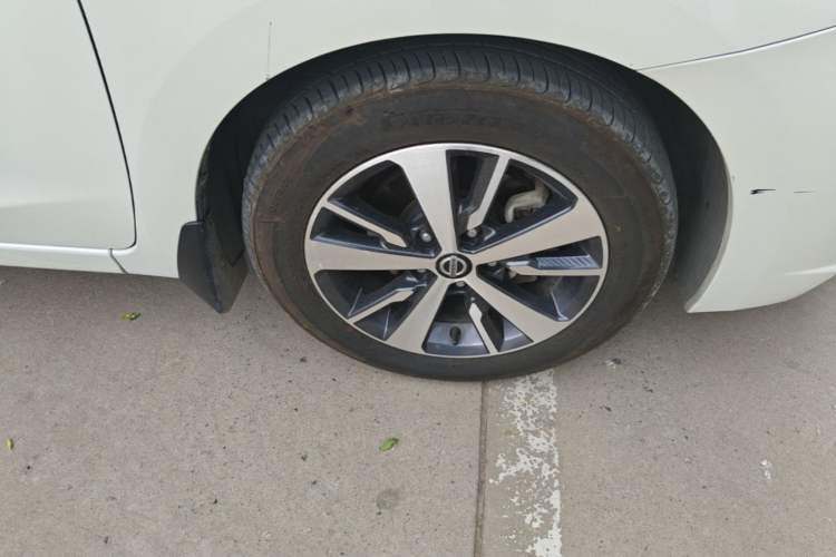 Used Nissan Lannia 2016 1.6L CVT Cool Edition Right Front Wheel Hub