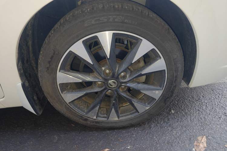 Used Nissan Lannia 2016 1.6L CVT Smart Cool Edition Right Front Wheel Hub