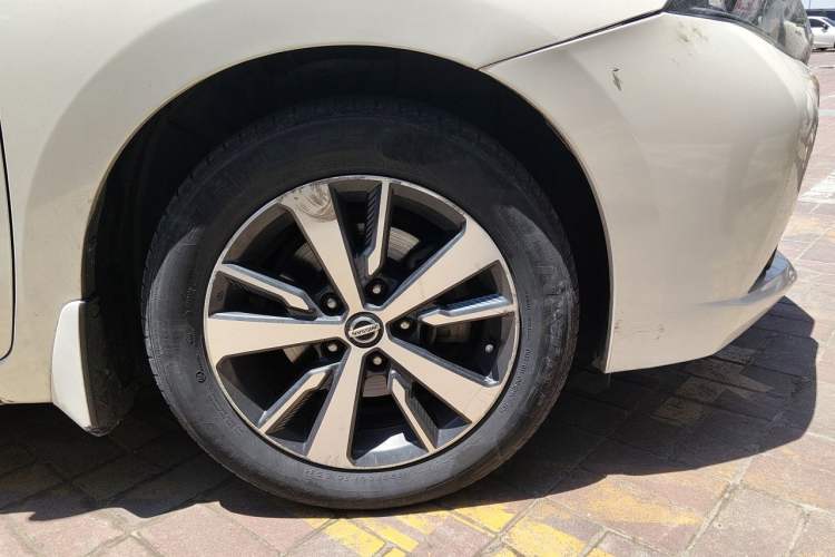 Used Nissan Lannia 2016 1.6L CVT Cool Edition Right Front Wheel Hub