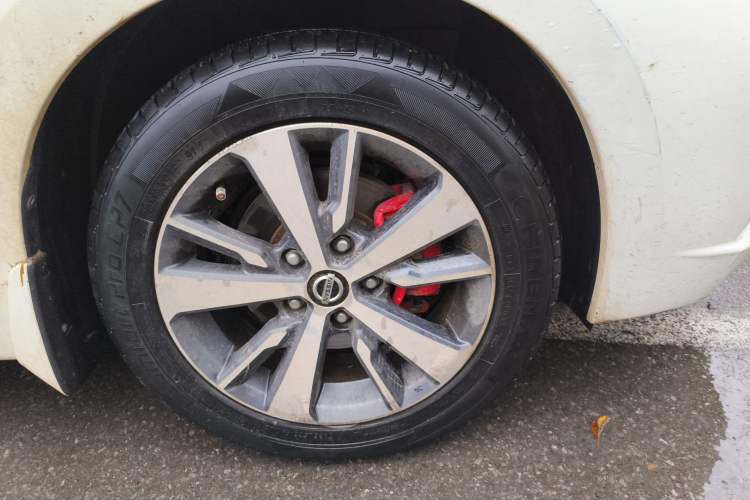 Used Nissan Lannia 2016 1.6L CVT Cool Edition Right Front Wheel Hub