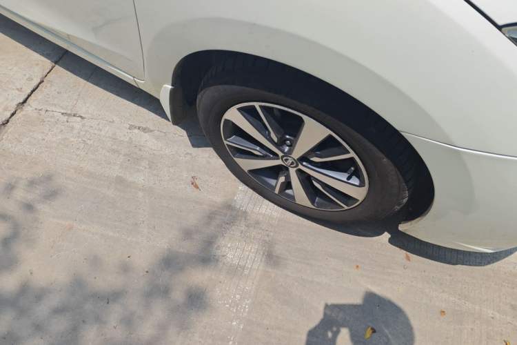 Used Nissan Lannia 2016 1.6L CVT Cool Edition Right Front Wheel Hub
