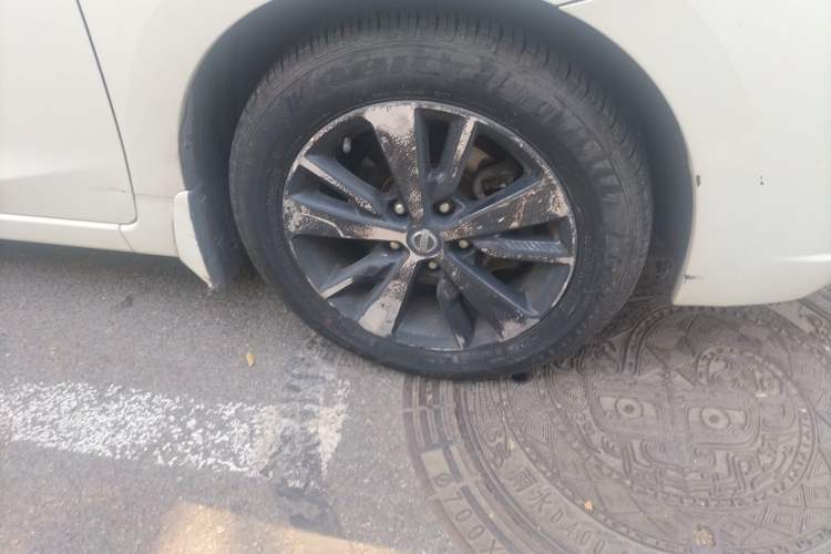 Used Nissan Lannia 2016 1.6L Manual Cool Edition Right Front Wheel Hub