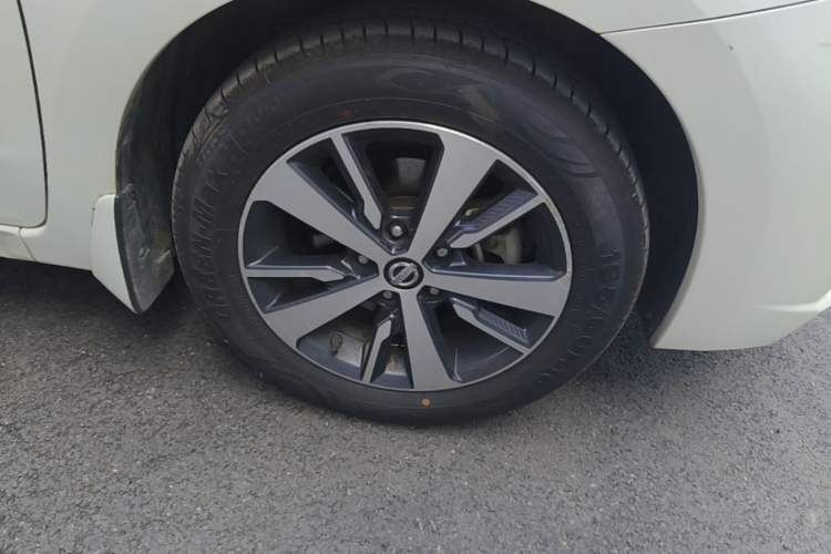 Used Nissan Lannia 2016 1.6L CVT Cool Edition Right Front Wheel Hub
