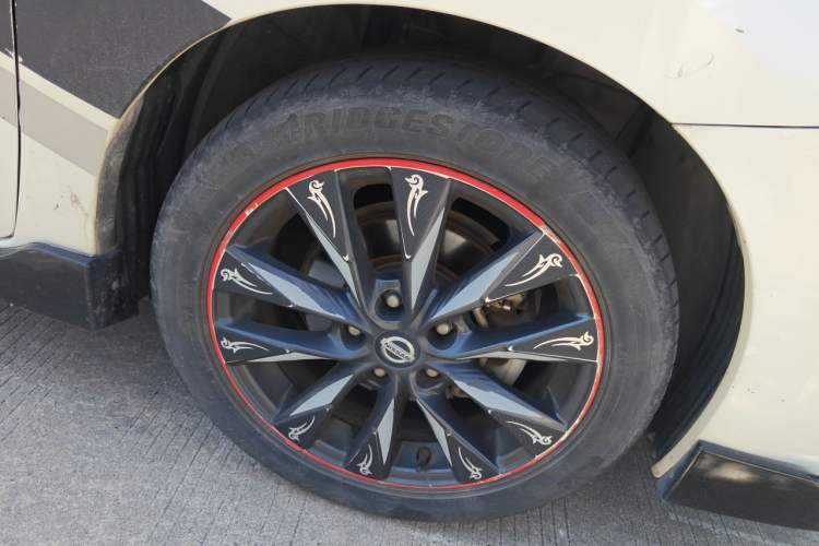 Used Nissan Lannia 2016 1.6L CVT Smart Edition Right Front Wheel Hub