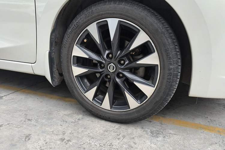 Used Nissan Lannia 2016 1.6L CVT Smart Cool Edition Right Front Wheel Hub