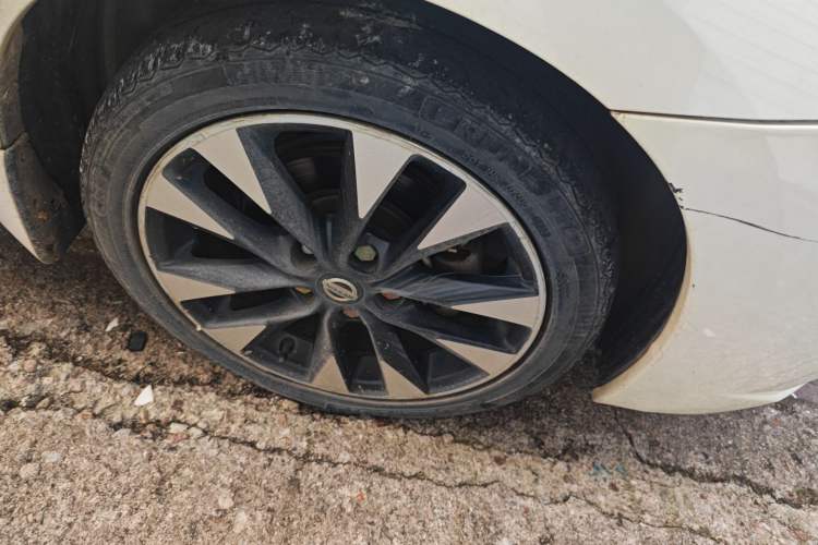 Used Nissan Lannia 2016 1.6L CVT Smart Cool Edition Right Front Wheel Hub