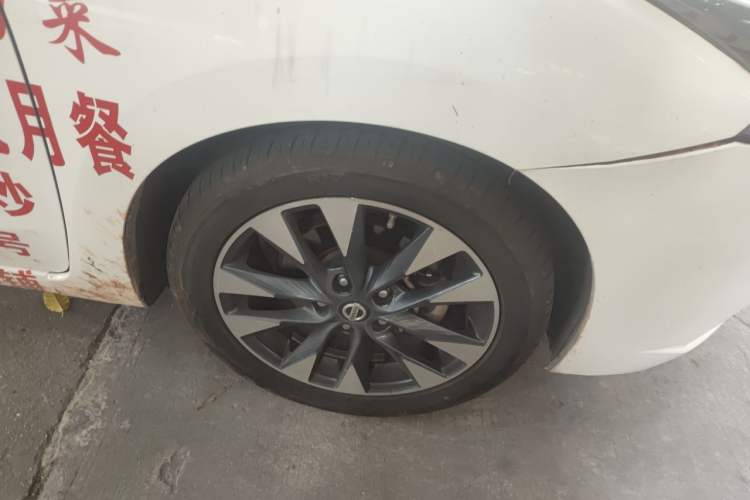 Used Nissan Lannia 2016 1.6L CVT Smart Cool Edition Right Front Wheel Hub