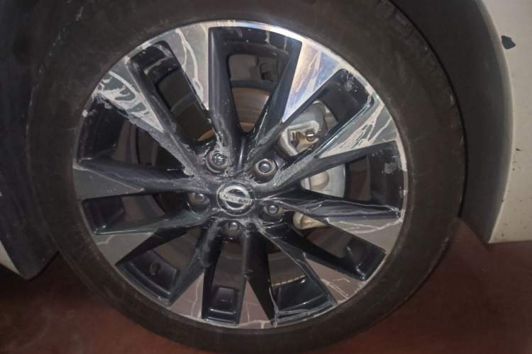 Used Nissan Lannia 2016 1.6L CVT Smart Cool Edition Right Front Wheel Hub