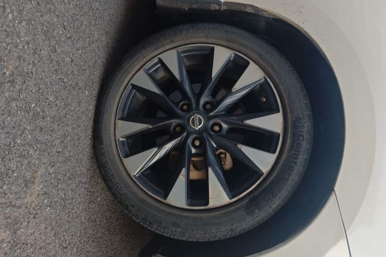 Used Nissan Lannia 2016 1.6L CVT Smart Cool Edition Right Front Wheel Hub