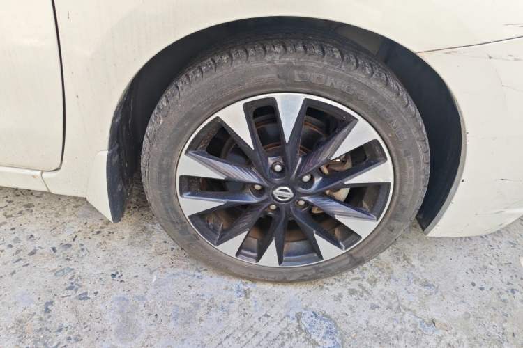 Used Nissan Lannia 2016 1.6L CVT Smart Cool Edition Right Front Wheel Hub