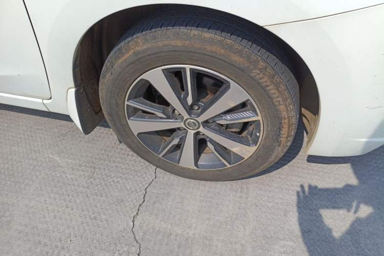 Used Nissan Lannia 2016 1.6L CVT Cool Edition Right Front Wheel Hub