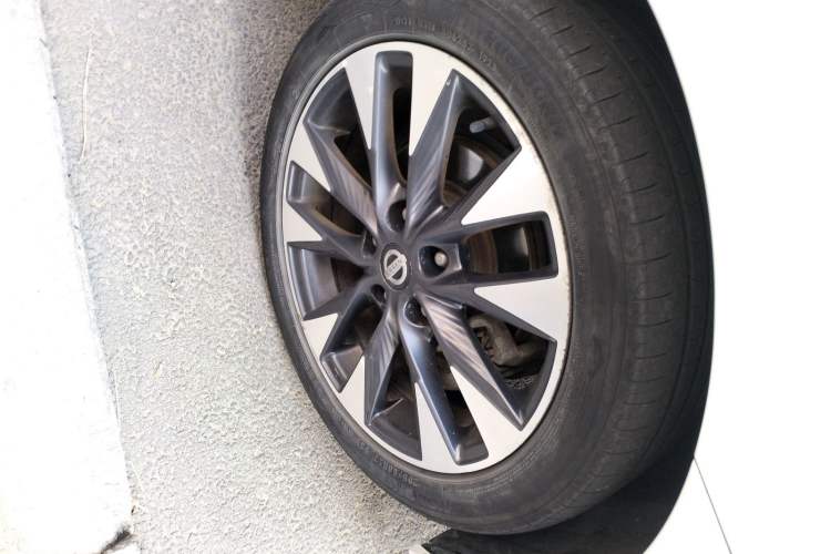 Used Nissan Lannia 2016 1.6L CVT Smart Cool Edition Right Front Wheel Hub